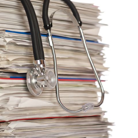 Mitarbeiter der Rechercheplattform VroniPlag Wiki wollen 50.000 Doktorarbeiten auf Plagiate untersuchen.
