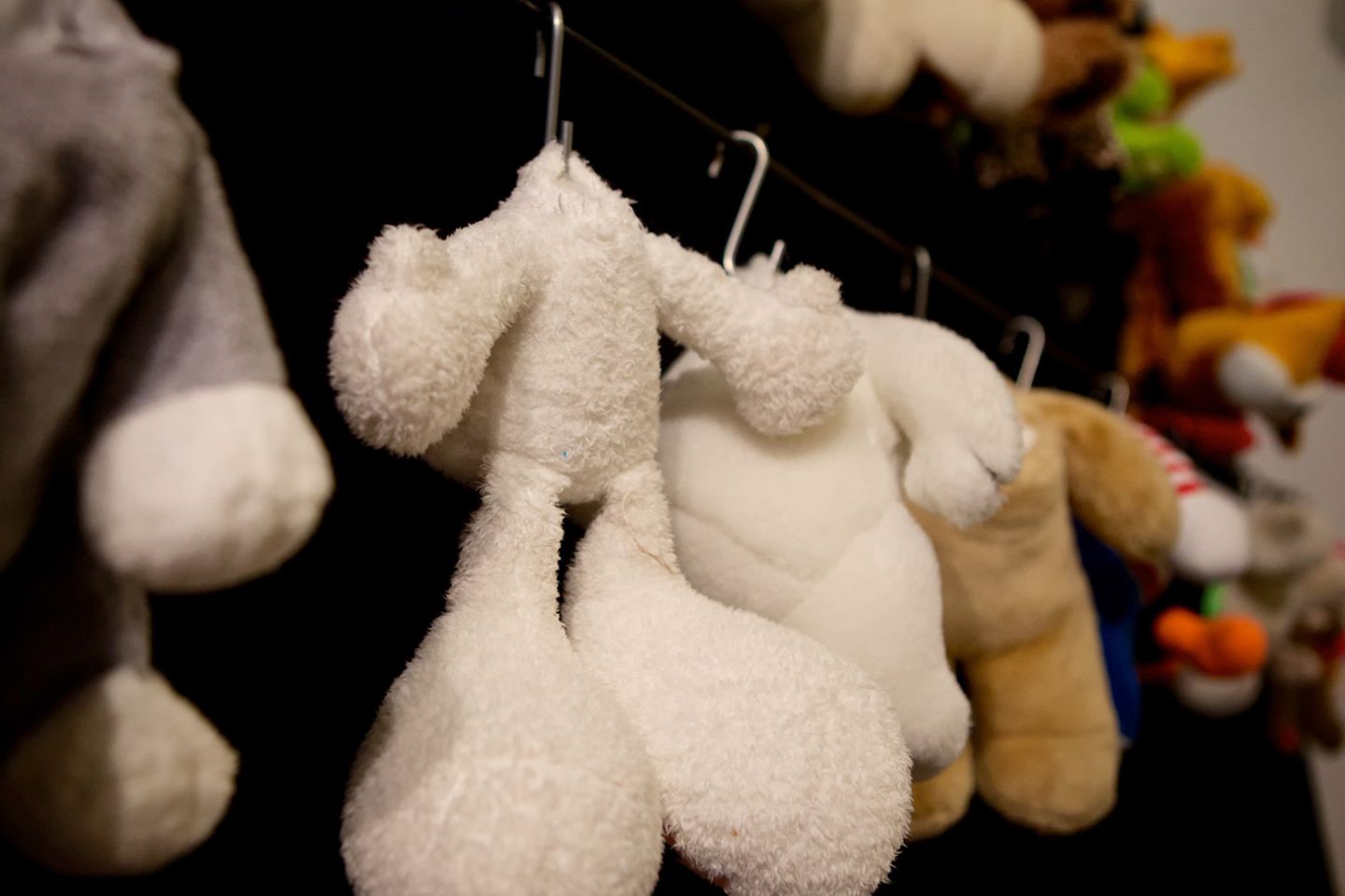 An ihren großen Füßen sollt ihr sie erkennen: die Diddl-Maus (Mitte). Ach, hätte Menschenkind ihnen doch allen den Kopf abgetrennt.