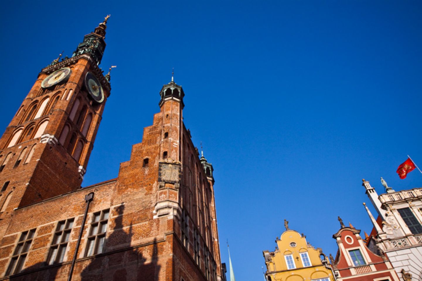 Das Rechtsstädtische Rathaus gehört zu den ältesten und schönsten Gebäuden Danzigs. Das im alten Stadtteil Rechtsstadt gelegene Kontorgebäude war ursprünglich gotisch gestaltet, wurde aber nach einem Brand im 16. Jahrhundert im Barockstil wieder aufgebaut