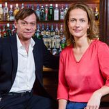 Und auf das dürfen wir uns schon jetzt freuen: Mit Claudia Michelsen als Hauptkommissarin Doreen Brasch und Sylvester Groth als Hauptkommissar Jochen Drexler konnten zwei erstklassige Schauspieler gewonnen werden, die künftig in Magdeburg auf Sendung gehen und ganz sicher frischen Wind in den MDR-Krimi bringen werden. Der erste Fall soll noch im Herbst 2013 ausgestrahlt werden.