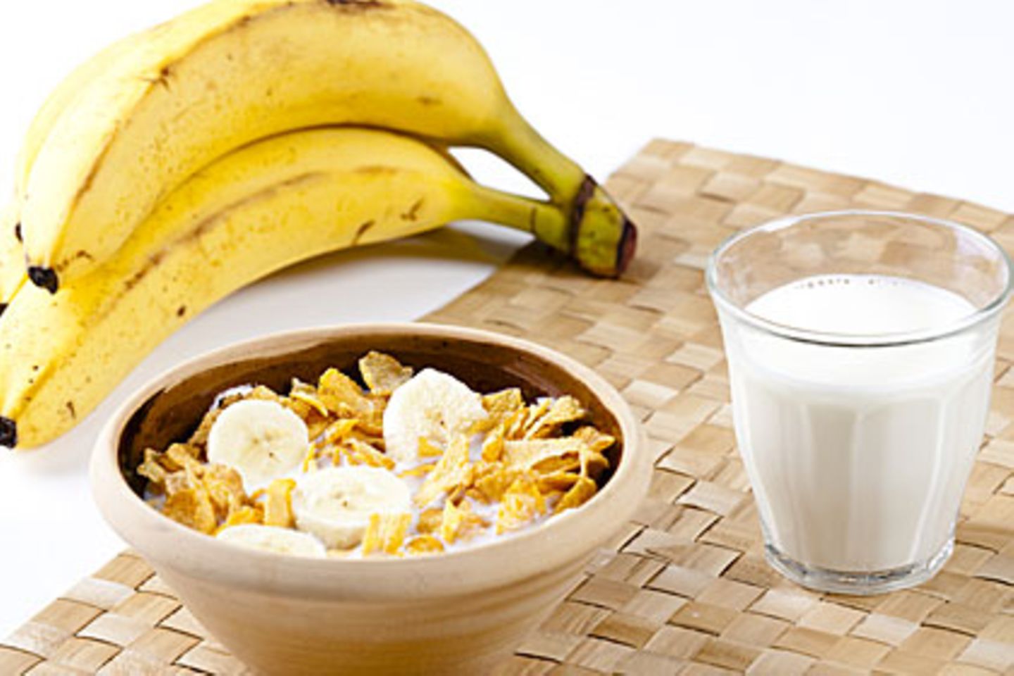 Bananen und Milch liefern zum Beispiel wertvolle B-Vitamine
