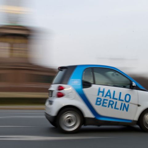 In den Ballungsräumen gehören die Carsharing-Fahrzeuge inzwischen zum Straßenbild.