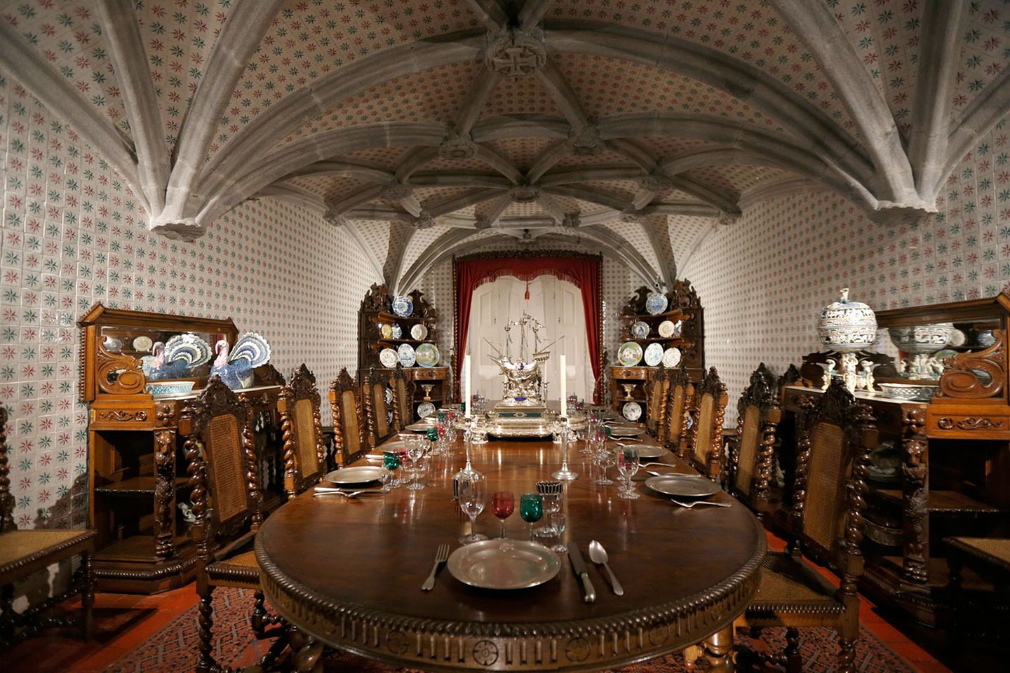 Dieser Raum könnte einem Märchen entsprungen sein: der Speisesaal im Palácio Nacional da Pena