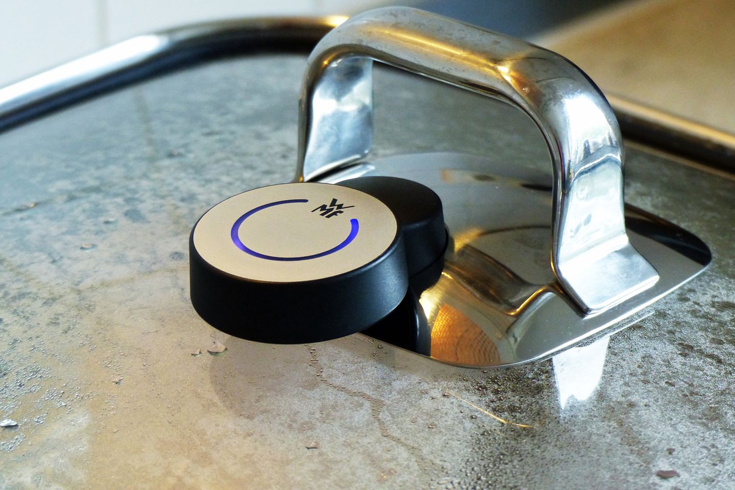 Das Handy sollte immer in der Nähe des Dampfgarers bleiben, sonst bricht die Bluetooth-Verbindung ab.