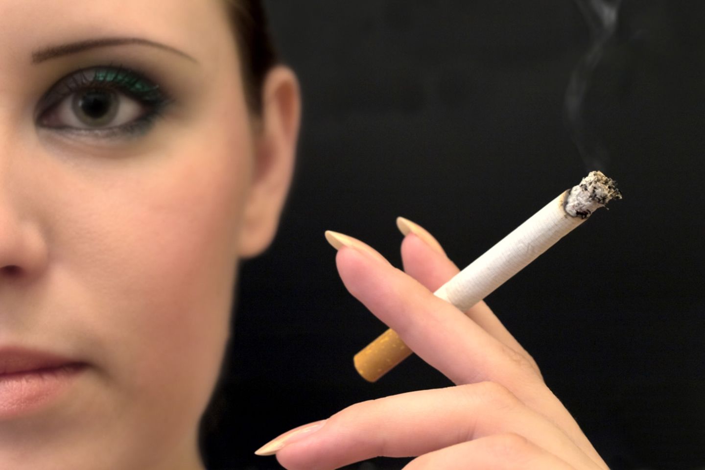 Lungenkrebs ist bei Frauen ein großes Problem, Schuld ist das Rauchen.