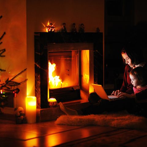 Niemand will im Winter frieren, doch Heizen kann schnell teuer werden. Mit diesen Tipps können Sie sparen.