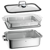 Der Dampfgarer ist leicht abwaschbar und wertig verarbeitet. Insgesamt passen in den Topf 6,5 Liter, damit ist er für Portionen für drei bis vier Menschen geeignet.