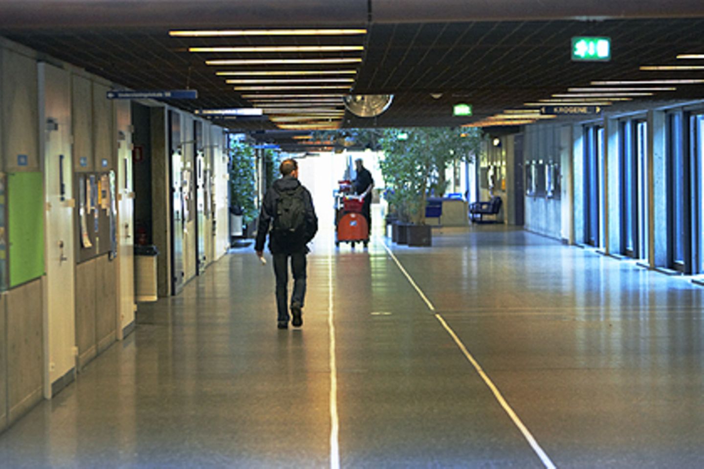 Schenkert ließ sich seine Privateinkäufe einfach in die Schule liefern