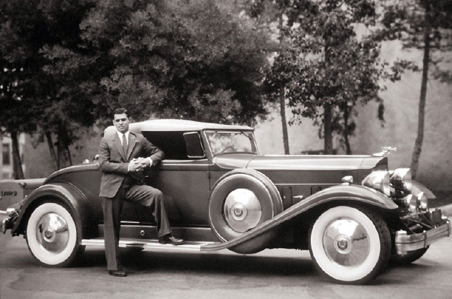 Clark Gable mit seinem sehr leistungsstarkem Packard Twin Six