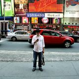 Google Maps funktioniert nicht mehr     Das praktische Karten-Tool Google Maps hat mittlerweile auf viele Mobiltelefone Einzug gehalten. Das man die detaillierte Stadtkarte im Notfall auch von unterwegs aufrufen kann, ist ganz selbstverständlich geworden. Doch wenn das Handy-Netz zusammenbricht, funktioniert auch Google Maps nicht mehr - wer sich dann in einer fremden Umgebung verläuft, muss sich wohl durchfragen