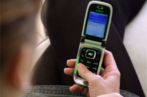 Mobilfunkanbieter vermelden anhaltenden Boom: Jeder Deutsche schreibt im Schnitt 350 SMS pro Jahr