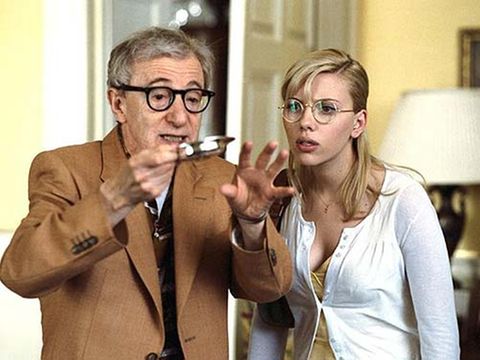 Was wird er als nächstes hervorzaubern? Der Magier Sid Waterman (Woody Allen) kümmert sich väterlich um die junge Amerikanerin Sondra Pransky (Scarlett Johansson)