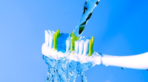 Zahngesundheit bei Erwachsenen: Hier geht es um die Bürste