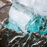 Legen Sie kühlende Umschläge auf juckende Hautstellen