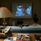 Popcornschlacht im Wohnzimmer: Mit einem Beamer wird das eigene Heim zum Kinosaal. Geraschel, Handyklingeln und halbstündige Werbeblöcke bleiben auch fern. "Der Beamer darf in der Liste nicht fehlen", meint ein stern.de-User