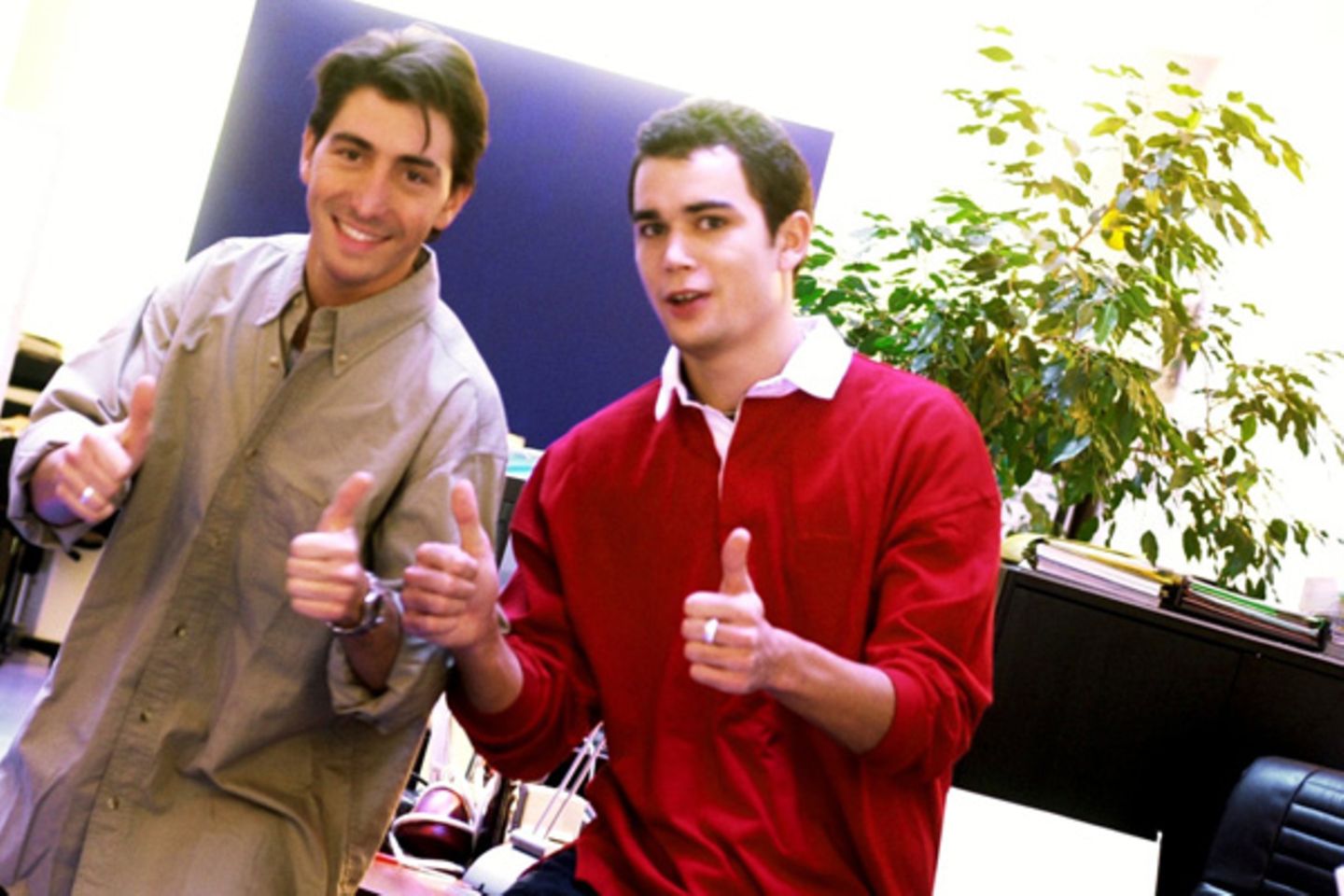 "Es gibt zwei Möglichkeiten, Karriere zu machen: Entweder man leistet wirklich etwas, oder man behauptet es. Ich rate zur ersten Methode, denn hier ist die Konkurrenz nicht so groß."  Danny Kaye, US-Schauspieler, Sänger und Komiker (1913 - 1987)