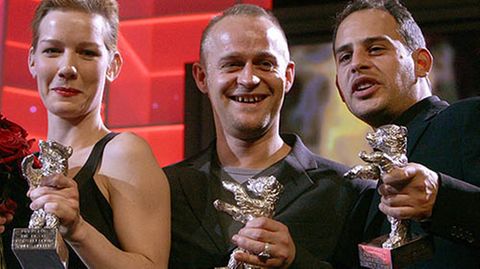 Strahlende Sieger: Sandra Hüller, Jürgen Vogel und Moritz Bleibtreu (v.l.) mit ihren Silbernen Bären