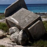 Die noch junge DDR benennt eine Pionierorganisation sowie zahlreiche Plätze, Straßen und Industrieanlagen nach dem KPD-Führer