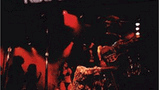 Eines der besten Live-Alben der 70er: Auf Roxy & Elsewhere (1974) bieten Frank Zappa und seine Mothers of Invention fetzigen Rock mit irrwitzigen Breaks, scharfkantigen Improvisationen unter aktiver Einbeziehung des Publikums.