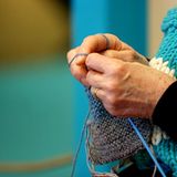 Mecklenburg-Vorpommern    Auch in Mecklenburg-Vorpommern wollen die Google-Nutzer einfach nur noch weg und suchen nach Urlaub. Reicht das Geld nicht für eine Reise, bleiben die Norddeutschen halt daheim und lernen Stricken  Die gefetteten von Google Trends ermittelten Begriffe zeigen an, wonach im jeweiligen Bundesland in der Krise deutlich mehr gesucht wurde, als den 15 anderen Bundesländern.