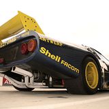 Es ist ein großes Wiedersehen: So wie mit diesem Ferrari 512 BBLM, der schon im Jahr 1979 auf der legendären Rennstrecke seine Runden drehte. Zugelassen sind nur Fahrzeuge, die zwischen 1922 und 1979 Le Mans gefahren und auch - alles andere als eine Selbstverständlichkeit bei dem 24-Stunden-Härtetest - ins Ziel gekommen sind