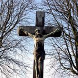 Sehr große Unterschiede zwischen Ost und West    Der Anteil der Westdeutschen, denen ihr Glaube an Gott heilig ist, ist mit 20,5 Prozent dreimal so hoch wie der Anteil der Ostdeutschen (7,6 Prozent)