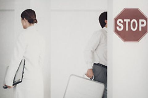 Bevor sich die Wege im Job trennen, hilft es manchmal zu schweigen