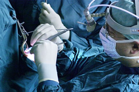 Twittern im OP: Die Deutsche Gesellschaft für Chirurgie sieht das kritisch