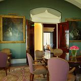 Die Bibliothek im Altbau: Behutsame Rückbesinnung auf die Ursprünge des Grandhotels vor 110 Jahren