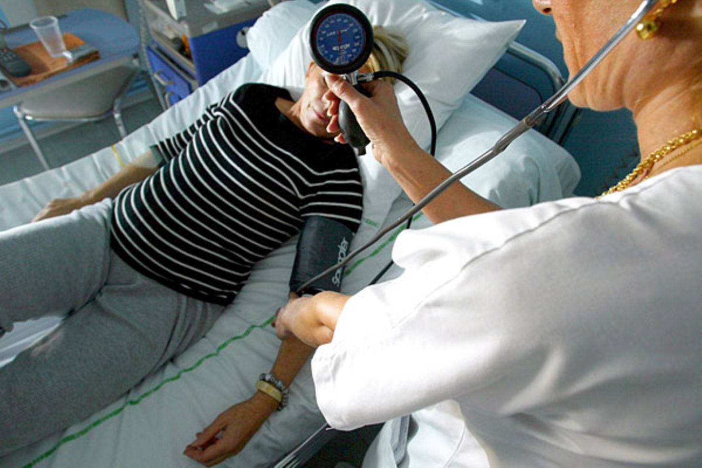 ... genießen großes Vertrauen bei der europäischen Bevölkerung. Krankenschwestern belegen mit einem Vertrauenswert von 86 Prozent den vierten Platz.