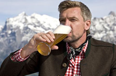 Ein Prosit der Gemütlichkeit: Laut einer Umfrage trinken elf Prozent der Bayern täglich Alkohol