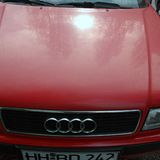 Der Glanz ist weg. Der Lack ist stumpf, die komplette Oberfläche ist bereits angeraut.