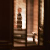 Sexueller Verkehr findet meist im Bett bei verdunkeltem Fenster und gelöschtem Licht mit anschließendem Kuscheln statt. Da auch die nächtliche Erholung bei verdunkeltem Fenster, gelöschtem Licht, im Bett mit vorherigem Kuscheln stattfindet und sowieso die meisten Menschen zu selten und zu kurzen sexuellen Verkehr haben, ist es nicht verwunderlich, dass diese Menschen Tätigkeiten und Begriffe wie "Sex" und "Schlafen" miteinander verwechseln.   Tobias Hecht, Berlin