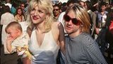 Rock-Messias: Auf einen wie ihn hatte die satte MTV-Generation gewartet: ein Rockstar, der keiner sein wollte. Kurt Cobain, Sänger von Nirvana, verband die Wut des Punk mit der Wucht von Heavy Metal und wurde so zum Erfinder von Grunge. Mit seiner Frau Courtney Love und Töchterchen Frances Bean Cobain (1993 in Los Angeles) konnte er sogar zeitweise den Anschein einer glücklichen Familie erwecken