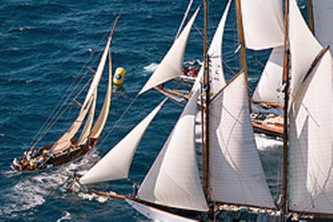 im Bildband "Mythos Klassische Yachten" werden 14 der brühmtesten rekonstruierten klassichen Yachten vorgestellt 