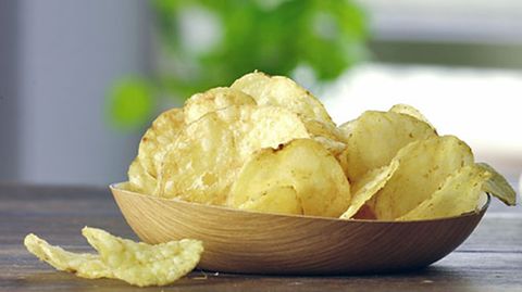 Kartoffelchips: Bioprodukte und teure Markenchips waren besonders belastet