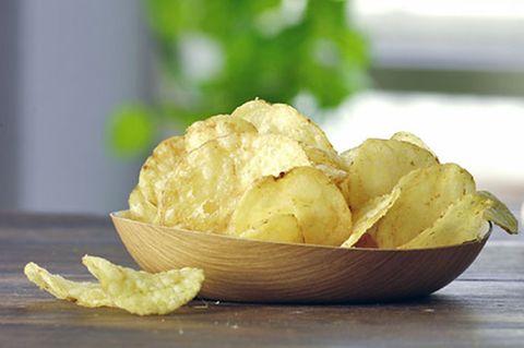Kartoffelchips: Bioprodukte und teure Markenchips waren besonders belastet