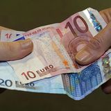 Es heißt immer, Jugendliche wären heutzutage so reich wie nie zuvor. Doch am Taschengeld kann es nicht liegen: Ein 16-Jähriger bekommt im Schnitt nicht mehr als 30 Euro pro Monat  Video: Das essen die Deutschen