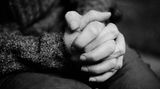 "Ich denke, dass Gott weder männlich noch weiblich ist. Wenn es Gott gibt und er die Welt und uns erschaffen hat, dann ist alles um und in uns ein Teil davon. Da Gott in jedem von uns ist, erübrigt sich die Frage nach dem Geschlecht", findet Maria L. aus Rudolstadt