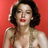 Glitzernd posiert Ava Gardner, Ex-Frau von Frank Sinatra, in den 50er Jahren