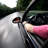 "Wäre ich Minister, würde ich mir die Freiheit nehmen, selbst Auto zu fahren. Das spart die Kosten für einen Chauffeur ein", bemerkt S. F. aus Baden-Württemberg