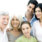 Familie statt Kirche    Die Familie ist nach Ansicht von Zukunftsforschern die neue Glaubensgemeinschaft der Deutschen - die Religion hat dagegen an Bedeutung verloren. "Sie glauben vor allem an die Familie, weil sie ohne das Gefühl der Geborgenheit nicht leben können", sagte Horst Opaschowski, Leiter der BAT Stiftung für Zukunftsfragen. Fast drei Viertel der Deutschen (71 Prozent) empfinden die eigene Familie als "die" Glaubensgemeinschaft