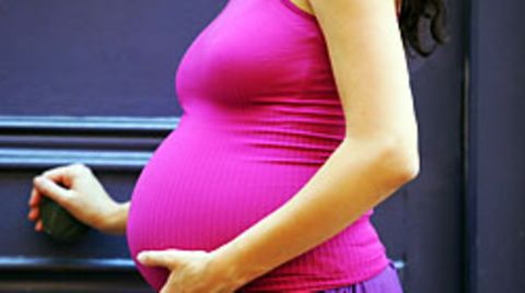 Werden schwangere Frauen bald zur Rarität? Infolge der Krise könnten die Geburtenzahlen weiter sinken