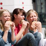 Frauen beißen ab, weil sie eigentlich doch Hunger haben", verrät Isabelle aus Pforzheim