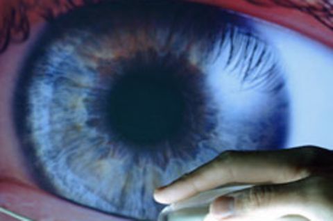 Viele legen vor den Augen der Weböffentlichkeit ihre Identität bloß