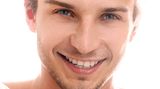 Vor und nach der fruchtbaren Phase wählt sie lieber Männer mit eher femininen Gesichtszügen. Das gilt auch, wenn Frauen nach einer langfristigen Beziehung Ausschau halten. Frauen halten diese Typen für gute Väter, vermuten Evolutionspsychologen