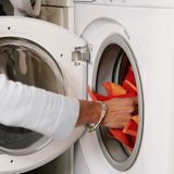 Eine Liste mit den zehn skurrilsten Fällen von Datenverlust hat nun der Software-Anbieter Kroll Ontrack veröffentlicht.   Auf den letzten Platz wählte die Firma den USB-Stick, der in der Waschmaschine landete. Eine verzweifelte Frau wandte sich an die Firma, nachdem das Speichermedium einen kompletten Waschgang über sich ergehen lassen musste - und auch von Daten "reingewaschen" war