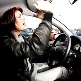 "Wenigstens ist das Auto keine Kampfzone", freut sich Sarah F. aus Kiel. "In allen anderen Bereichen müssen sich Männer mit Frauen messen, nur beim Auto nicht. Für uns Frauen ist ein Auto ein Gebrauchsgegenstand, für Männer das liebste Spielzeug"