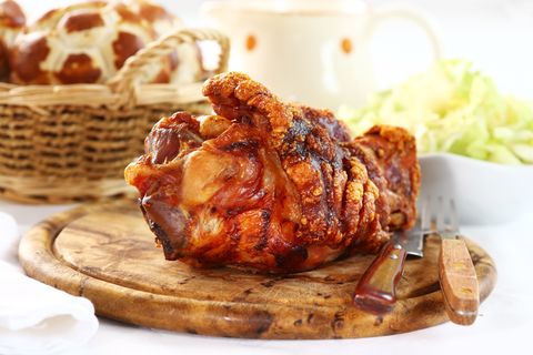 Fettige Haxe erlaubt, Weintrauben verboten - so sind die Regeln bei Low-Carb-Diäten
