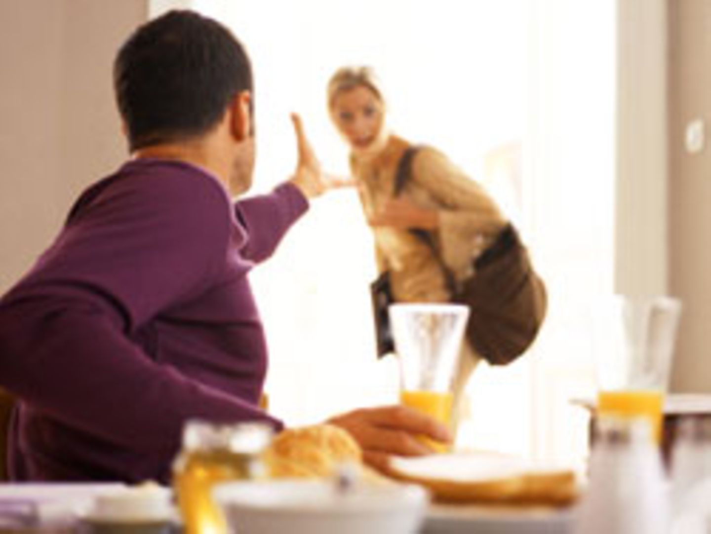 Wenn es in der Beziehung so richtig kracht, sprechen Männer und Frauen einfach eine andere Sprache